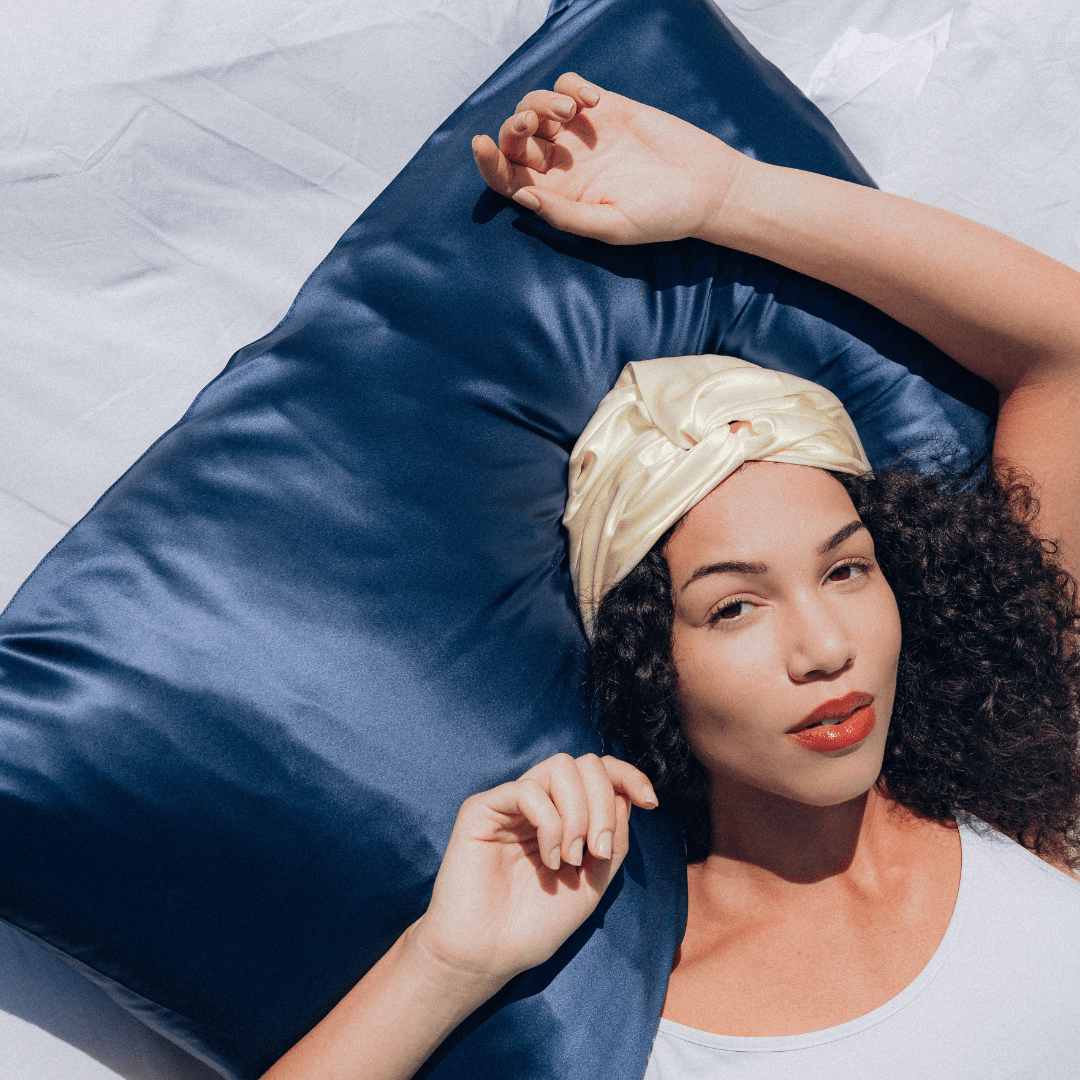 Bonnet en satin : fini la casse et les cheveux secs - NUITE®