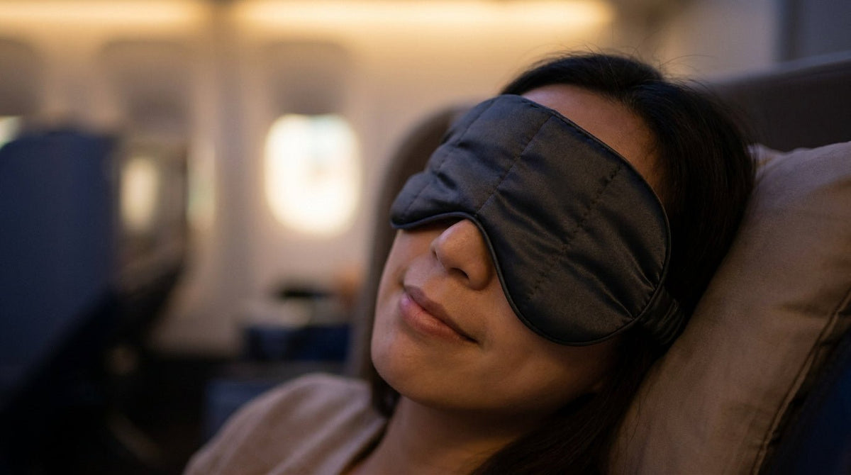 Masque de nuit en voyage : pourquoi c'est l'accessoire indispensable ? - NUITE®